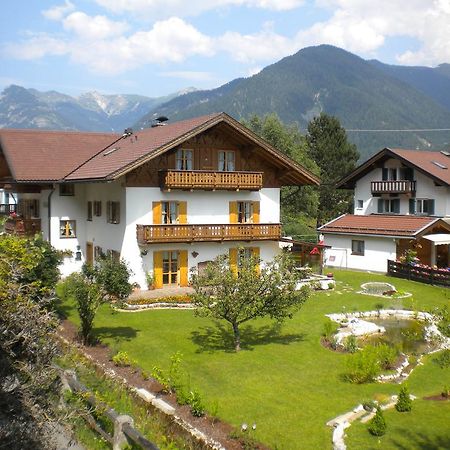 Haus Daheim Appartement Mittenwald Buitenkant foto